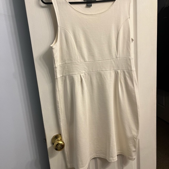 Isabella Rodriguez Dresses & Skirts - Creame Isabella Rodriguez dress size Large
